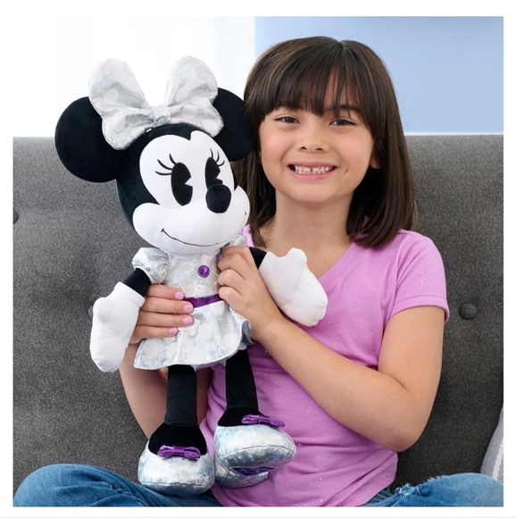 Disney 100years of Wonder Large Mickey & Minnie plush - Picture 14 of 16